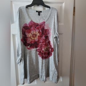 Ladies embellished flower gray tunic, style & Co. Size M